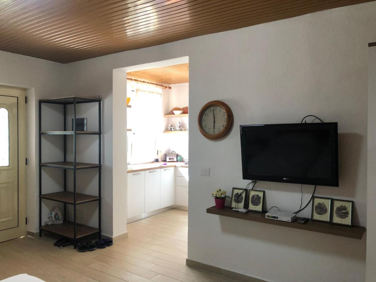 Olive House. Hotell Vlorë Exteriör bild