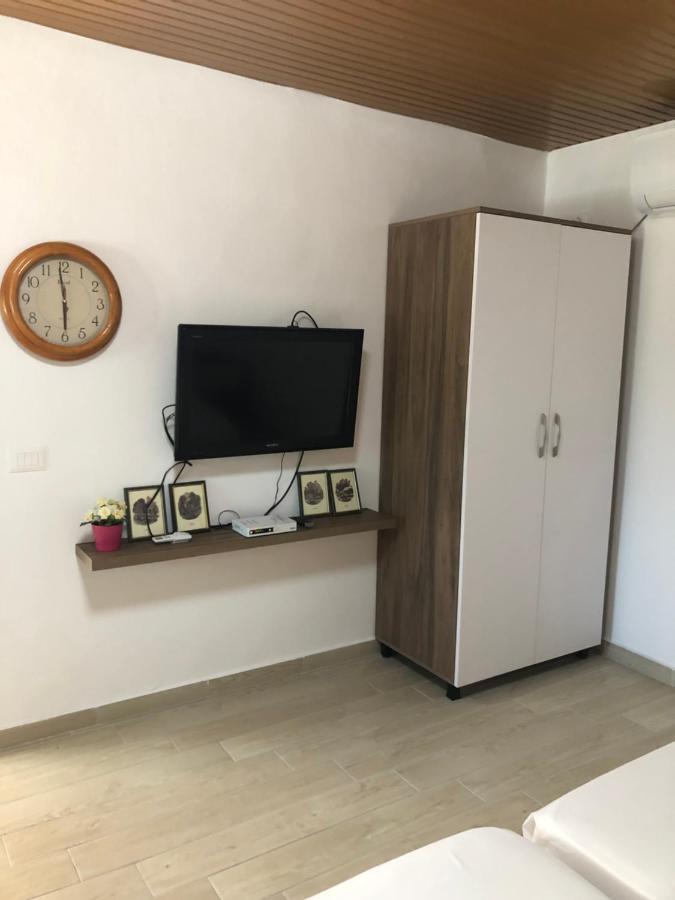 Olive House. Hotell Vlorë Exteriör bild