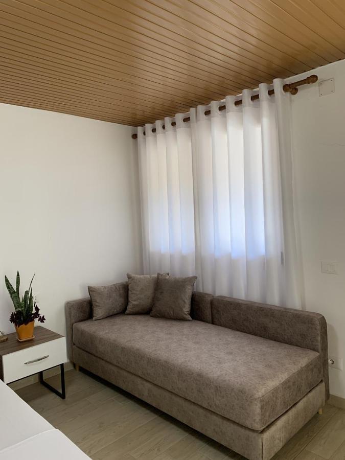 Olive House. Hotell Vlorë Exteriör bild